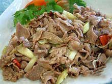 Carne de oaie cu praz (Cong bao yang rou).