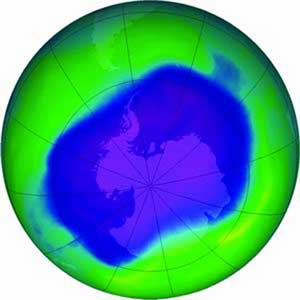 La 20 octombrie, o fotografia oferita de Biroul aeronaustic al SUA aratand inlargirea gaurii in stratul de ozon (zona albastra), nimerind 10,6 mil. metri patrati.